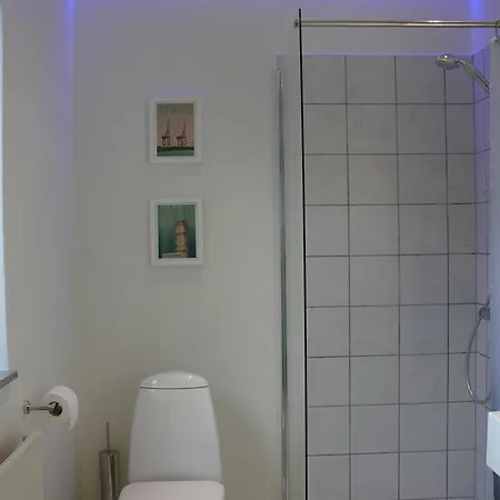 弗雷登斯万度假屋 *